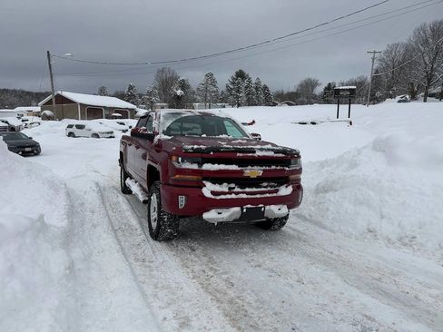 Used 2018 Chevrolet Silverado 1500 LT w/ All Star Edition image 5
