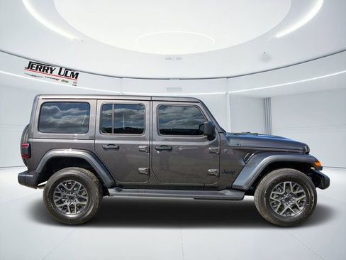 New 2026 Jeep Wrangler Unlimited Sahara AWD/4WD image 2