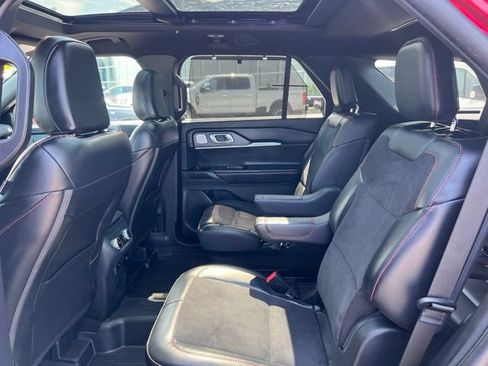 Used 2025 Ford Explorer ST AWD/4WD image 19