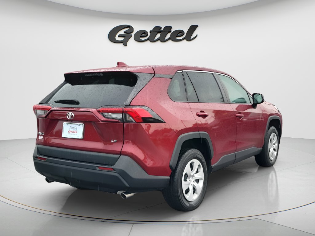 Used 2024 Toyota RAV4 LE FWD image 4