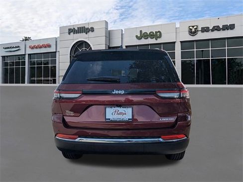 New 2025 Jeep Grand Cherokee Laredo image 5