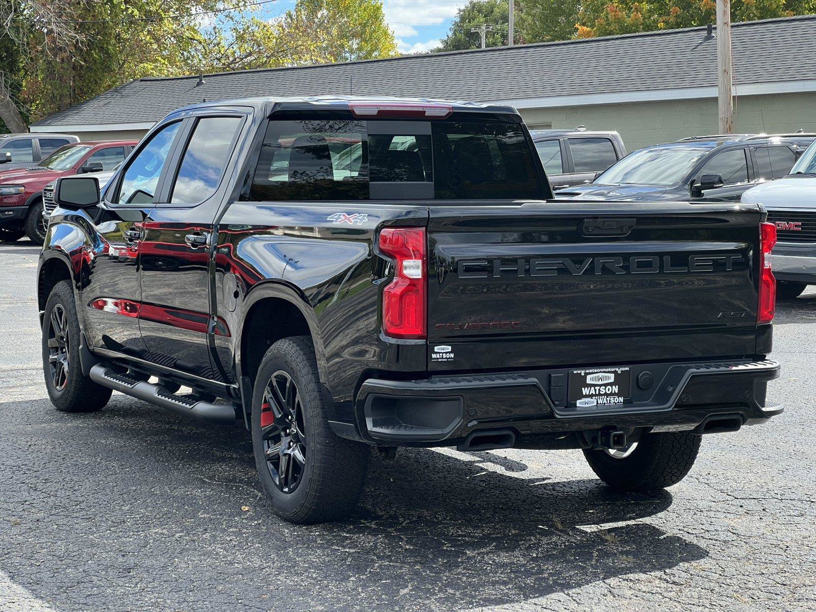 Used 2025 Chevrolet Silverado 1500 RST w/ Redline Edition AWD/4WD image 11