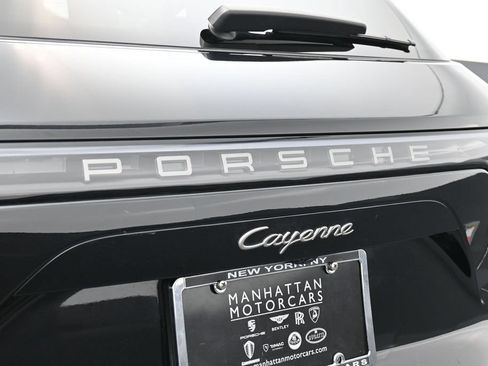 Certified 2023 Porsche Cayenne Platinum Edition AWD/4WD image 14