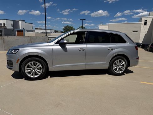Used 2019 Audi Q7 3.0T Premium w/ Convenience Package AWD/4WD image 4