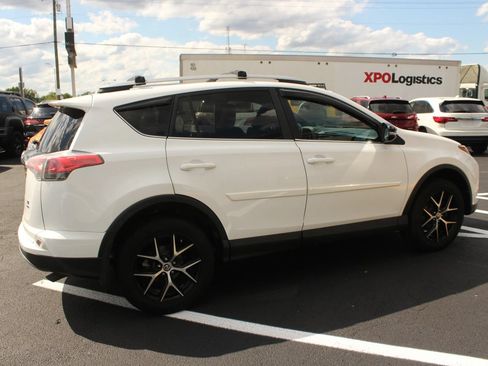 Used 2017 Toyota RAV4 SE AWD/4WD image 7