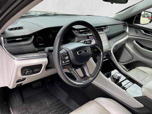 Used 2023 Jeep Grand Cherokee Overland w/ Luxury Tech Group IV RWD image 13