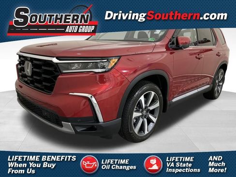 Used 2025 Honda Pilot Elite image 1