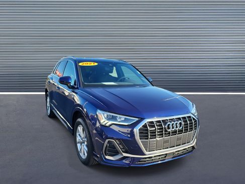 Used 2021 Audi Q3 2.0T Premium Plus w/ Premium Plus Package image 2