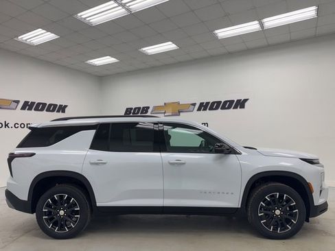 New 2026 Chevrolet Traverse LT w/ Sun and Wheel Package image 4