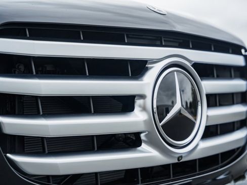 New 2026 Mercedes-Benz GLS 450 GLS 450 image 12