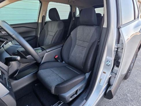 Used 2025 Nissan Rogue SV FWD image 12