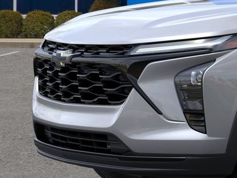 New 2026 Chevrolet Trax LT w/ Midnight Edition FWD image 13