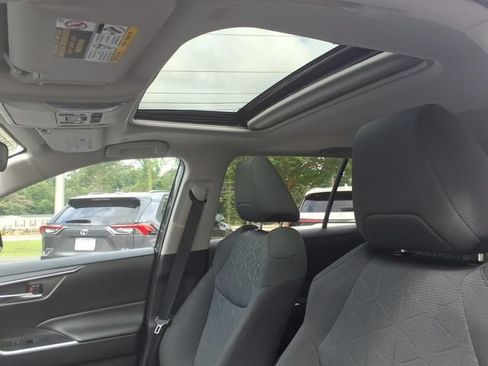 Used 2025 Toyota RAV4 XLE w/ Convenience Package FWD image 15