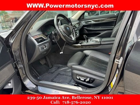 Used 2022 BMW 740i xDrive AWD/4WD image 31