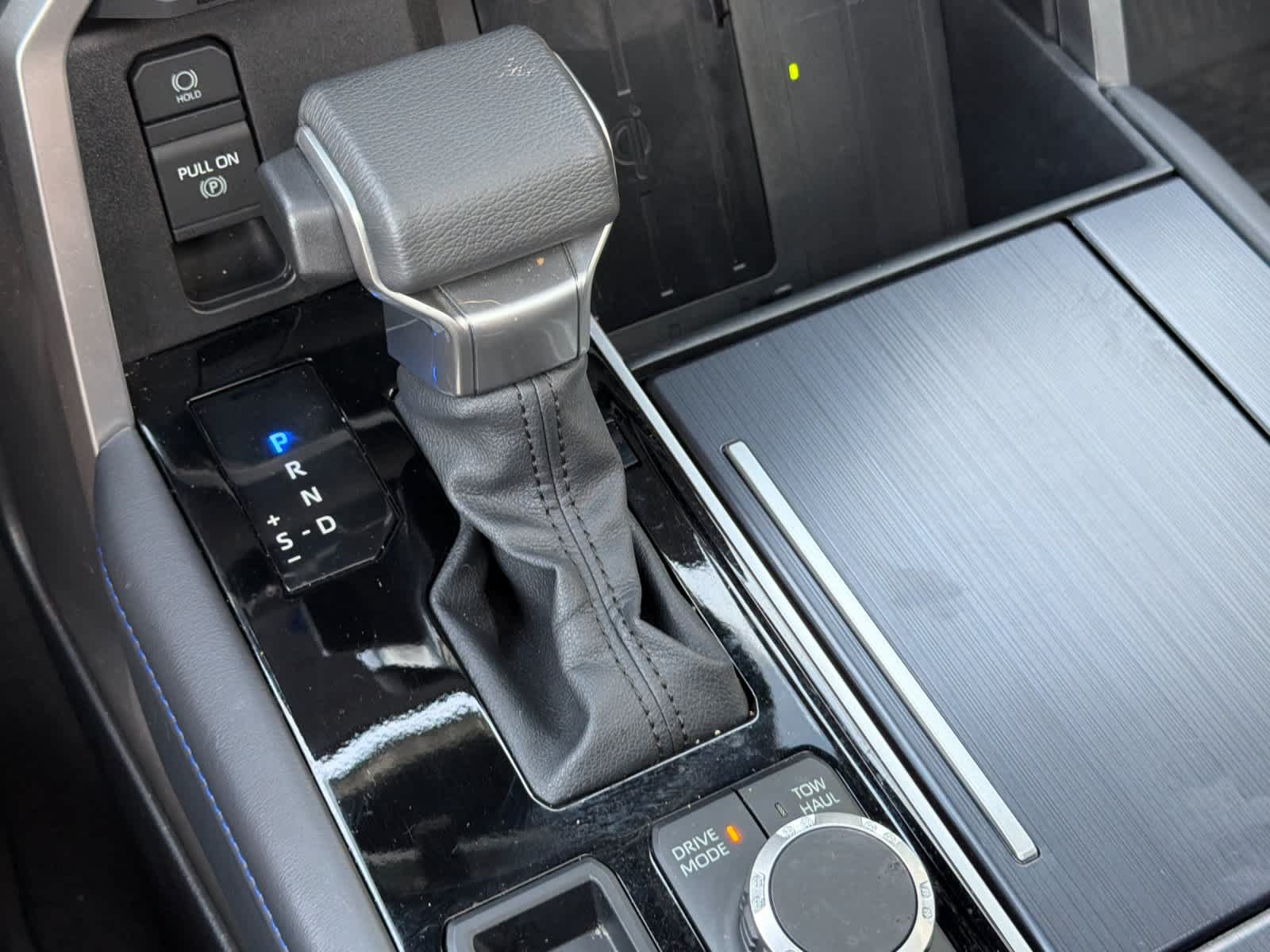 Used 2023 Toyota Sequoia Platinum AWD/4WD image 21
