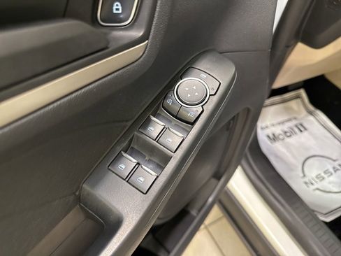 Used 2022 Ford Escape SE w/ Convenience Package image 12