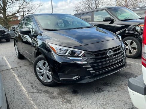 Used 2023 Nissan Versa S image 1