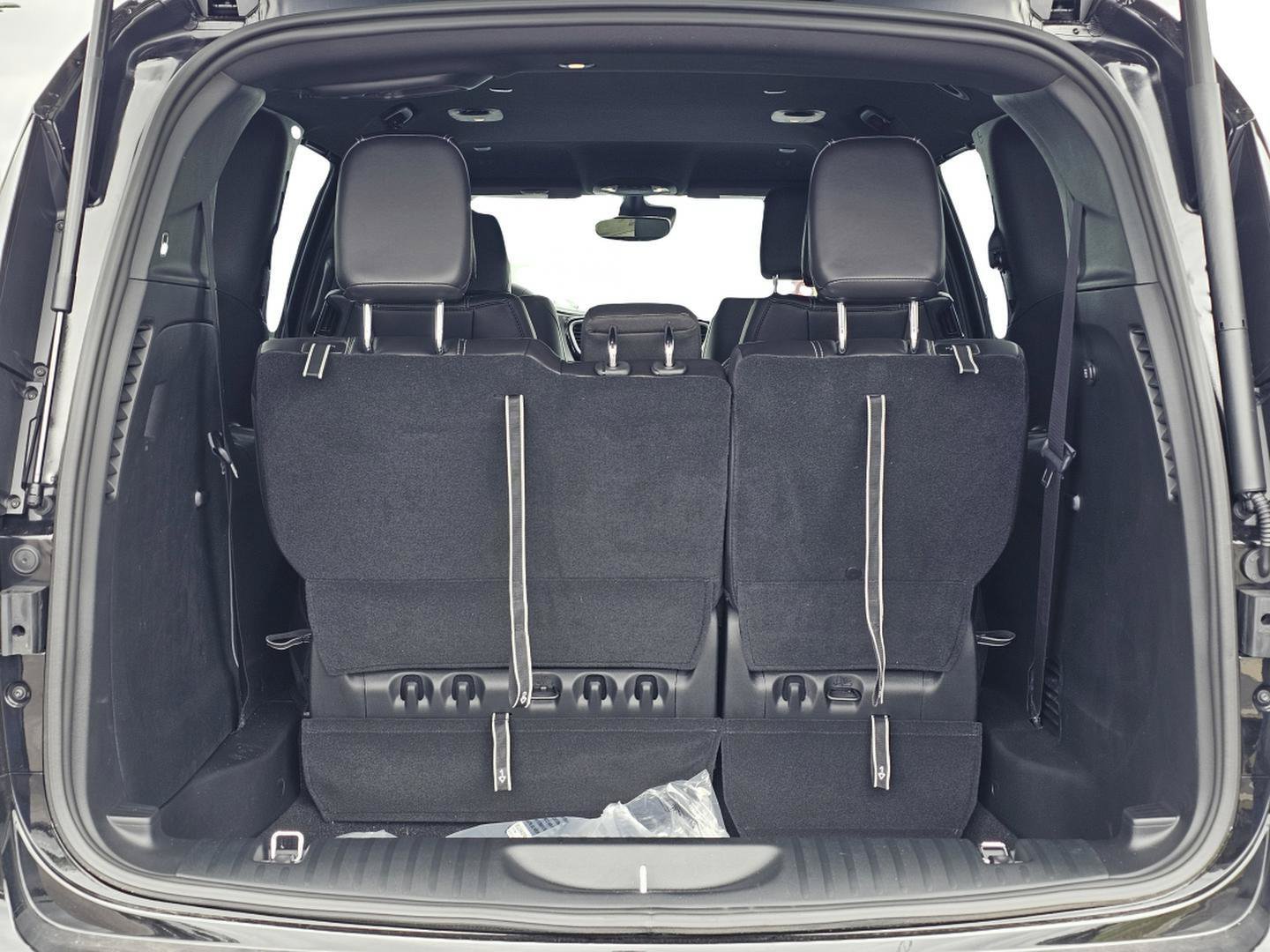 New 2026 Chrysler Pacifica Select FWD image 11