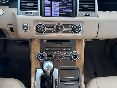 Used 2013 Land Rover Range Rover Sport HSE AWD/4WD image 15
