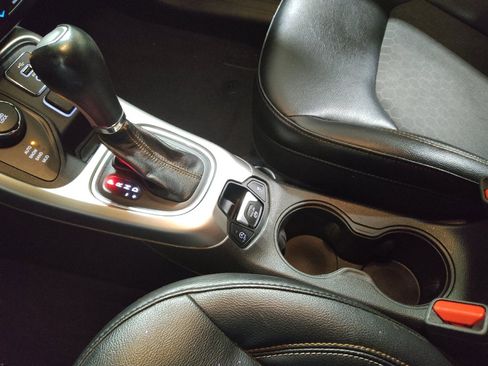 Used 2018 Jeep Compass Latitude w/ Popular Equipment Group image 26