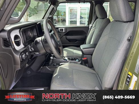 Used 2024 Jeep Wrangler Unlimited Sport AWD/4WD image 3