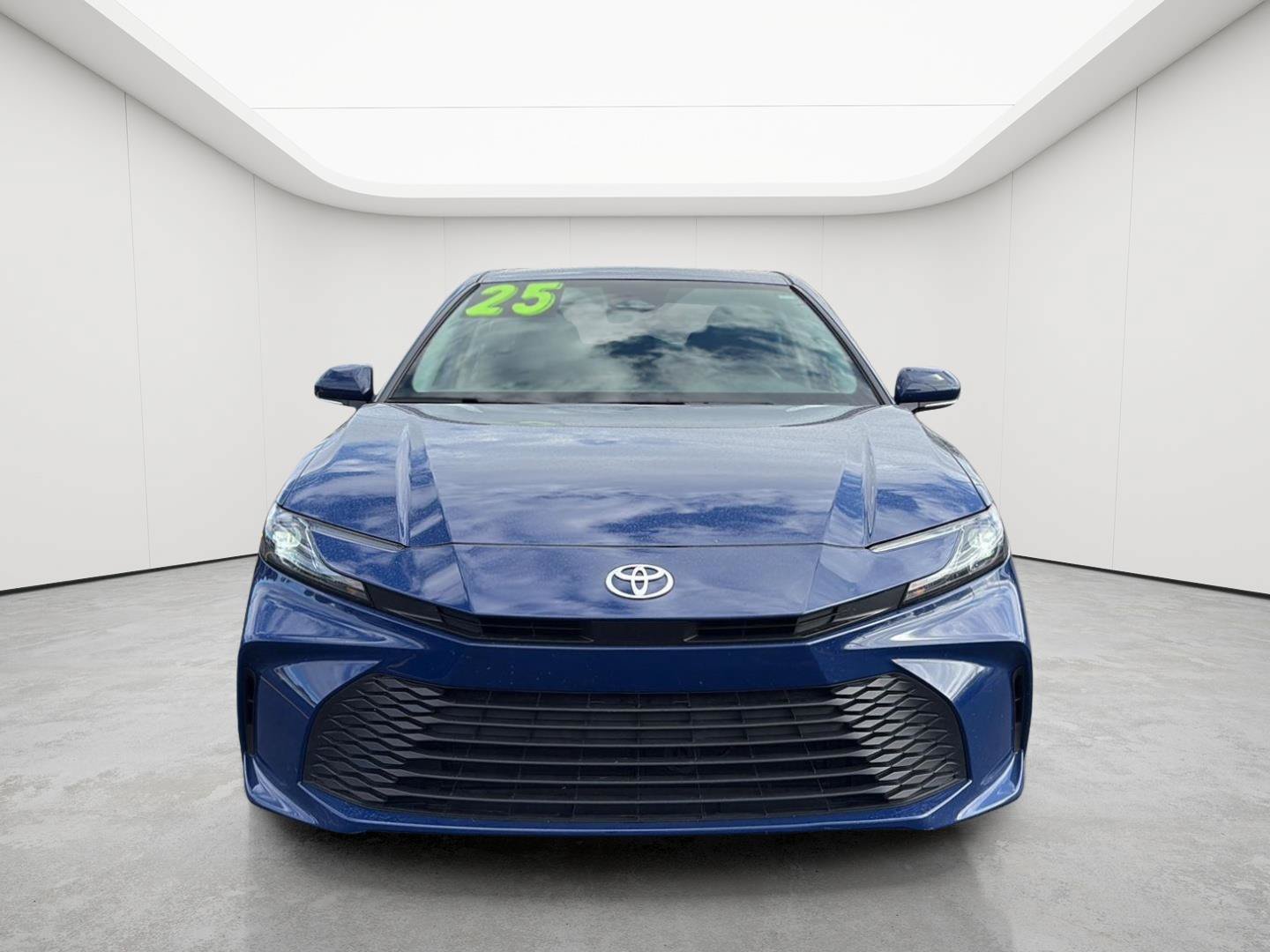 Used 2025 Toyota Camry LE FWD image 2
