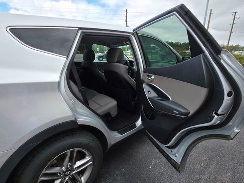 Used 2018 Hyundai Santa Fe Sport image 11