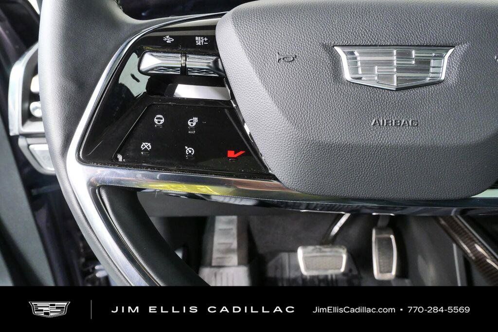 Certified 2026 Cadillac Vistiq Luxury w/ LPO, Floor Liner Package AWD/4WD image 9