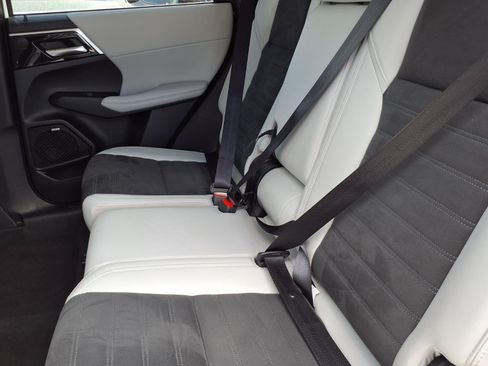 Used 2025 Mitsubishi Outlander SE AWD/4WD image 6