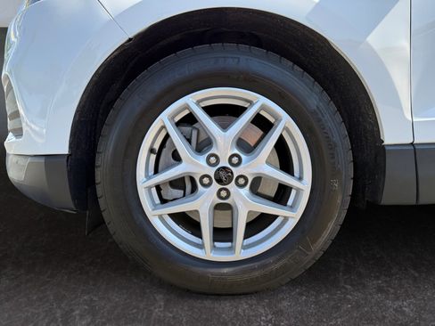 Used 2024 Ford Edge SEL image 14