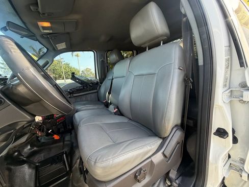 Used 2015 Ford F550 4x4 Crew Cab Super Duty image 12