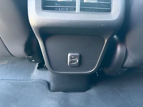 Used 2023 Chevrolet Equinox LT w/ Driver Convenience Package AWD/4WD image 28