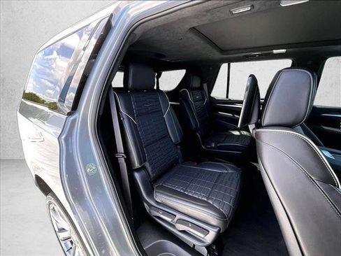Used 2025 Cadillac Escalade Sport Platinum AWD/4WD image 29
