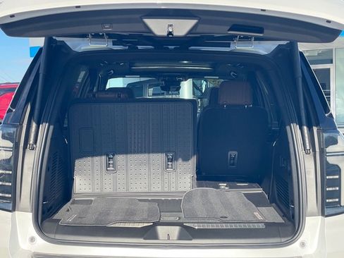 Used 2025 Chevrolet Tahoe High Country w/ LPO, Illumination Package image 27