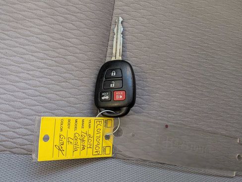 Used 2014 Toyota Corolla LE image 31