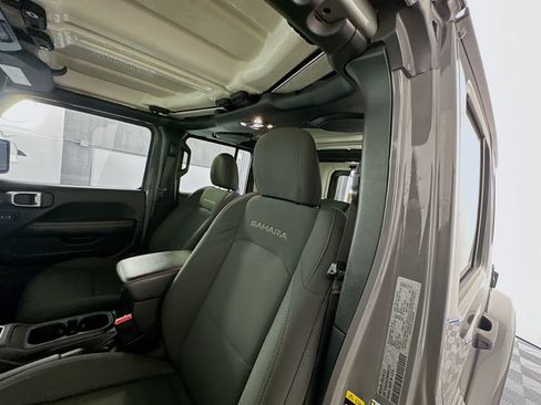 Used 2021 Jeep Wrangler Unlimited Sahara AWD/4WD image 21