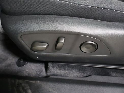 Used 2025 Honda Prologue EX image 12