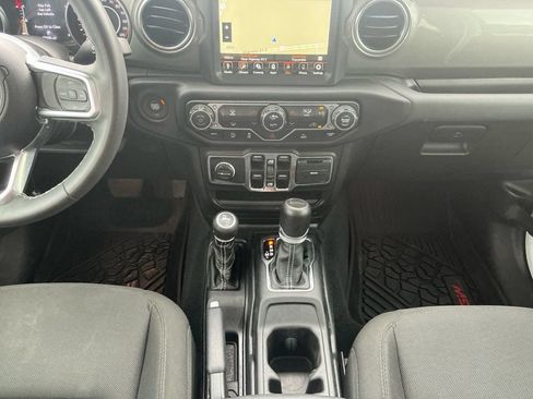 Used 2023 Jeep Gladiator Overland w/ Trailer Tow Package AWD/4WD image 20