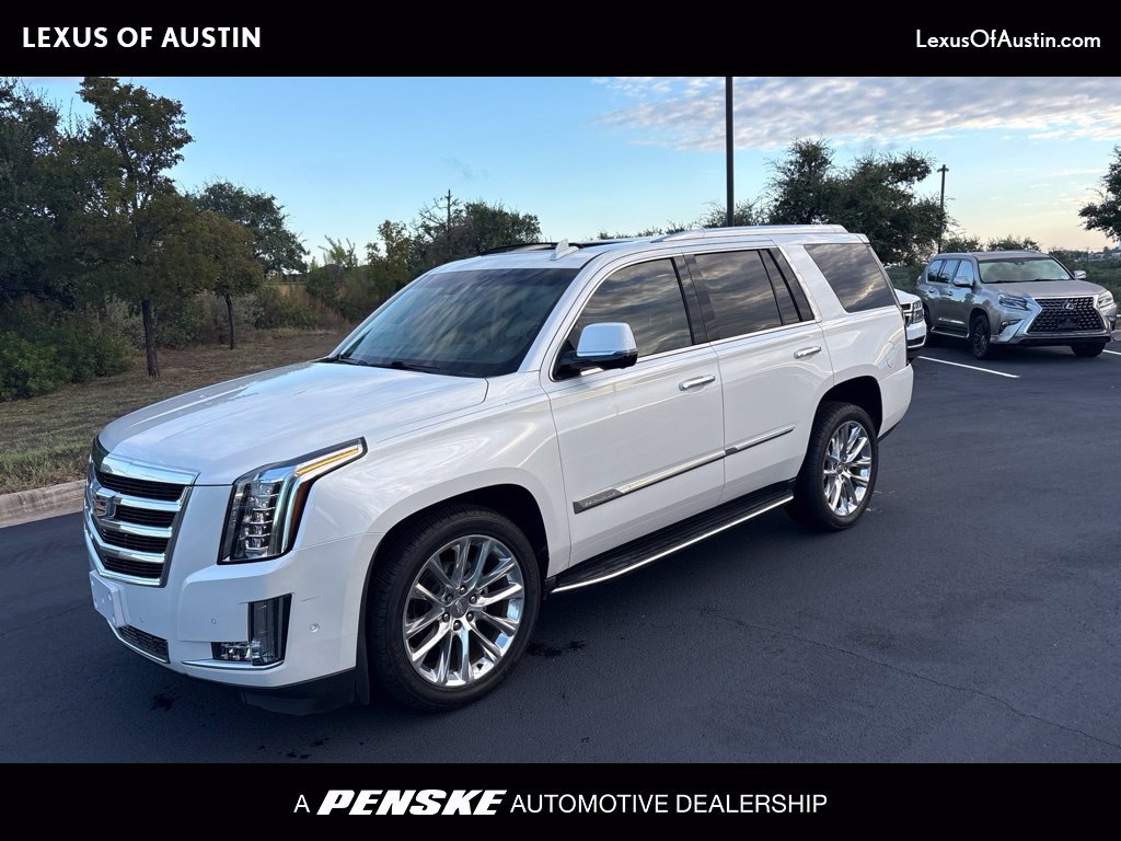Used 2017 Cadillac Escalade Luxury RWD image 1