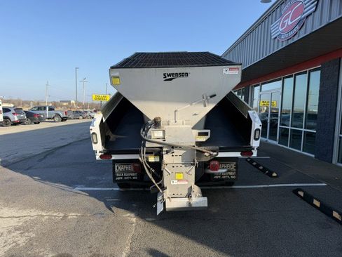 Used 2014 Ford F550 4x4 Regular Cab Super Duty image 7