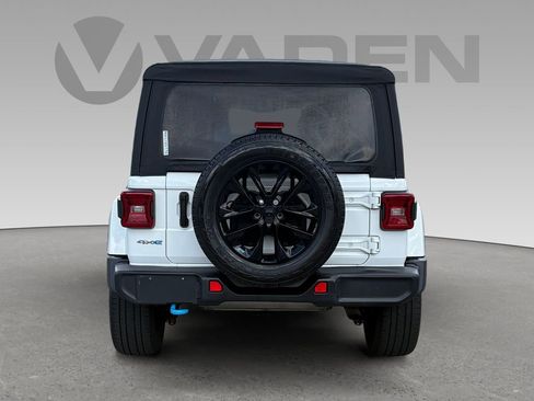 Used 2022 Jeep Wrangler Unlimited Sahara image 22