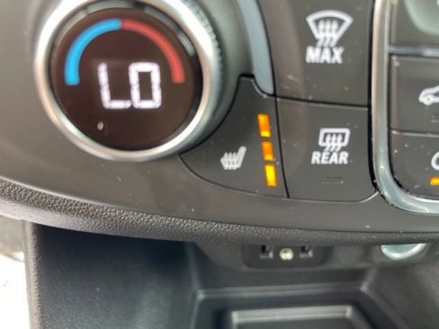 Used 2023 Chevrolet Traverse LT FWD image 25