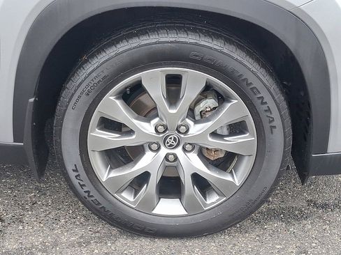 Used 2024 Toyota Grand Highlander Limited image 8