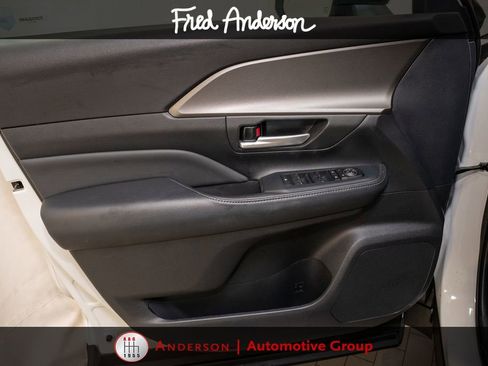 Certified 2024 Toyota Grand Highlander FWD image 14
