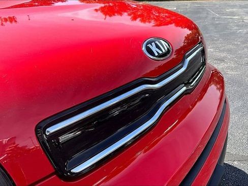 Used 2017 Kia Soul + w/ Designer's Package FWD image 30