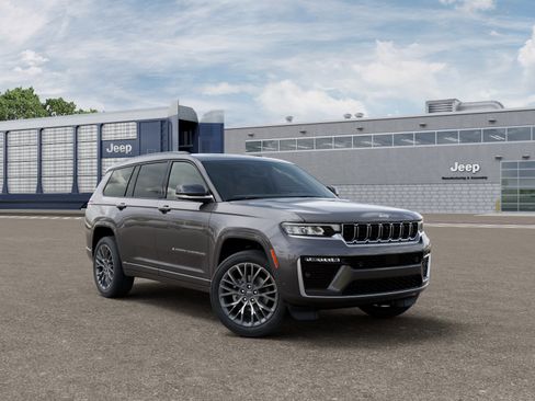 New 2026 Jeep Grand Cherokee L Summit w/ Advanced Protech Group IV AWD/4WD image 5