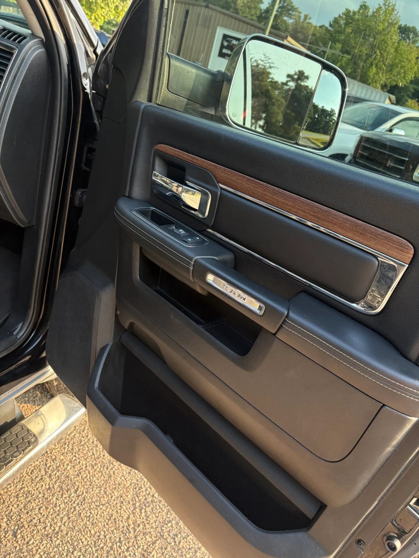 Used 2014 RAM 3500 Laramie AWD/4WD image 24