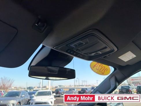 Used 2024 GMC Sierra 1500 SLE image 33