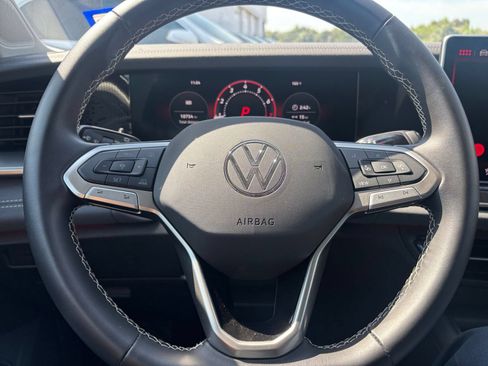 Used 2026 Volkswagen Tiguan SE AWD/4WD image 25