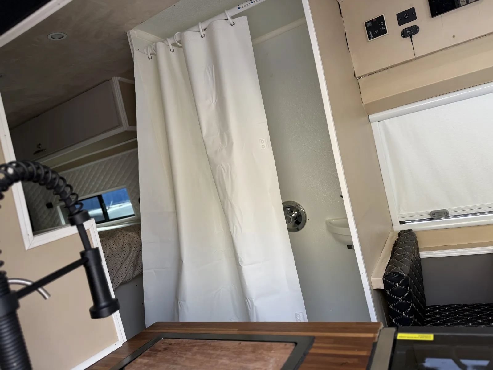 Used 2023 Ford Transit 250 148 High Roof Extended AWD image 39